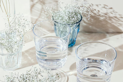 Chic Glass Dinnerware Grows in Popularity